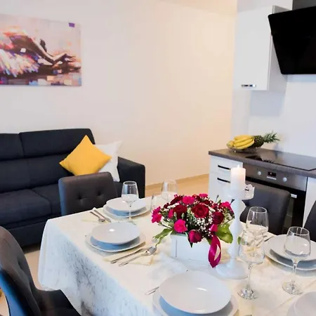 Little Beauty * טרוגיר