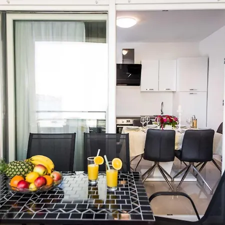 Little Beauty Apartament Trogir